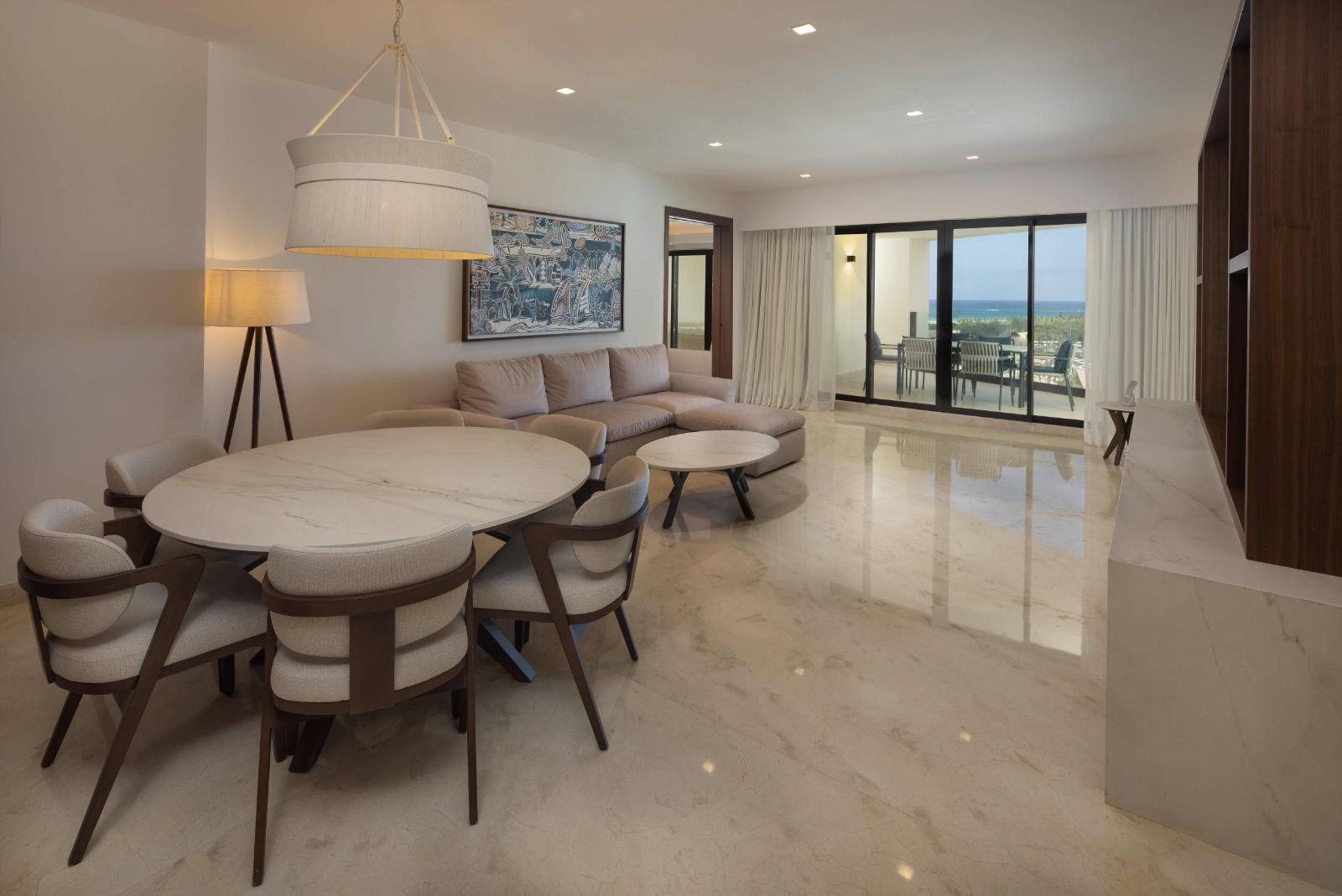 Grand Suite Presidencial: separate living and dining room, ocean off the terrace