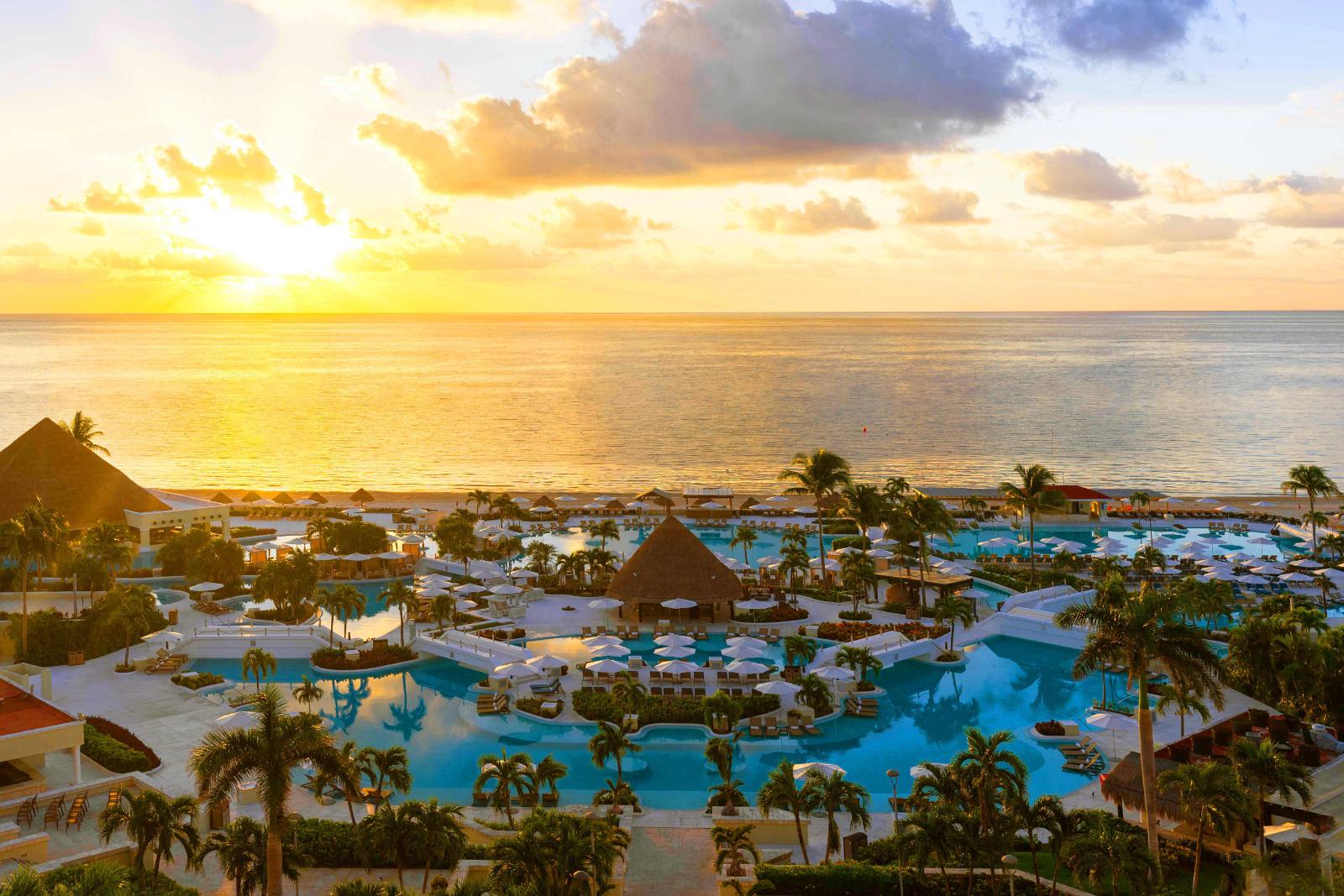 Moon Palace Sunrise Cancún — aerial pool