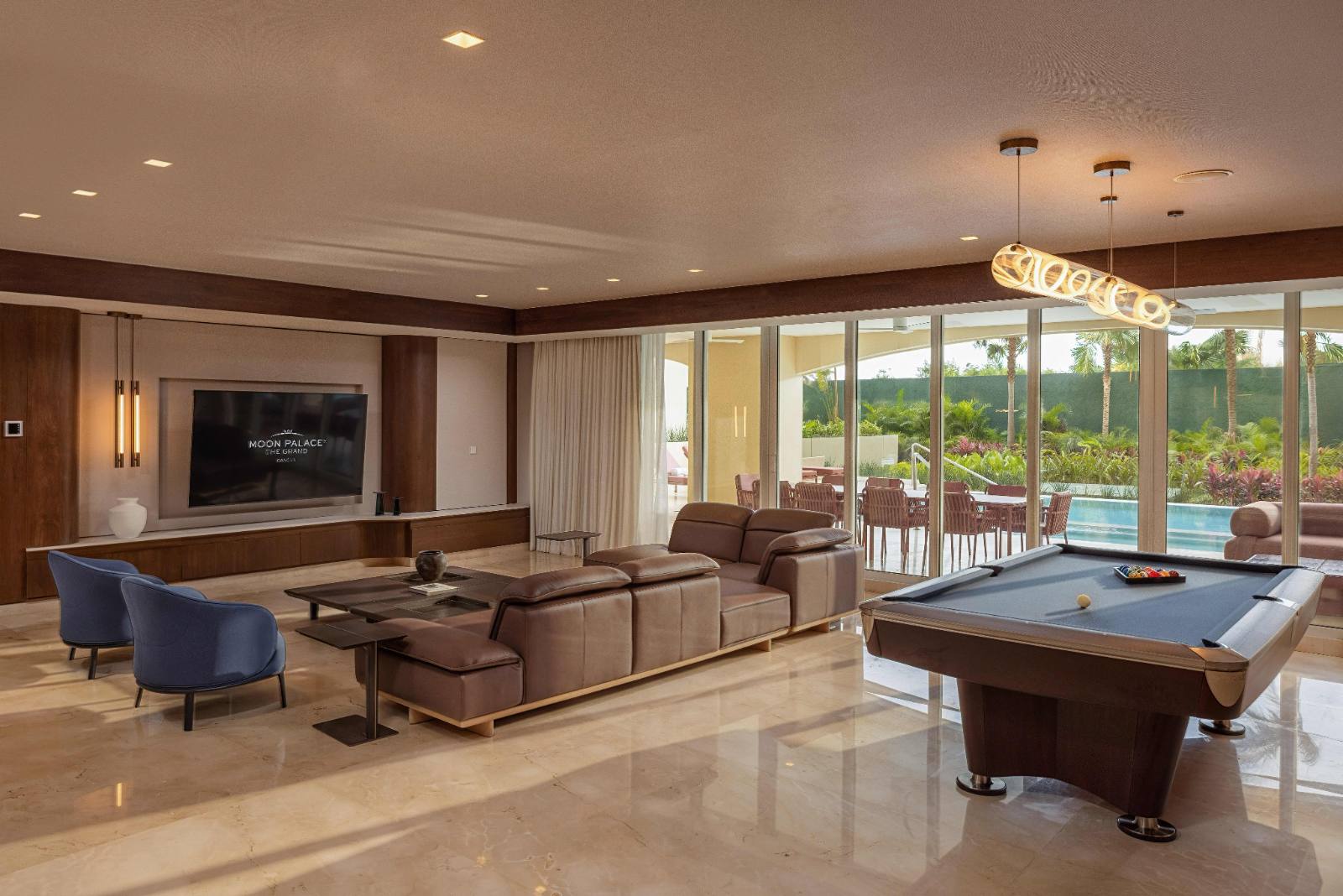 Three-bedroom villa dining room